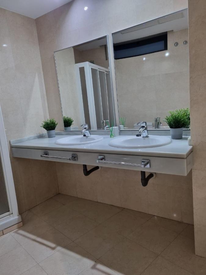 San Bernardo Family Apartment Sevilla Eksteriør billede