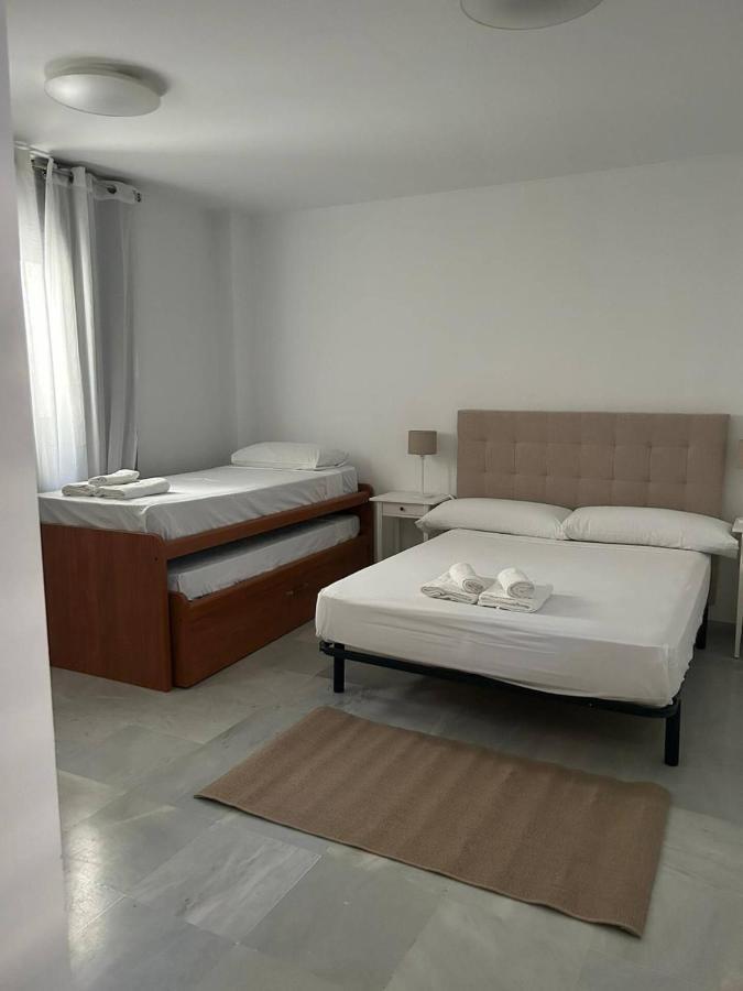 San Bernardo Family Apartment Sevilla Eksteriør billede