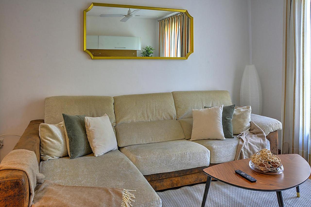 San Bernardo Family Apartment Sevilla Eksteriør billede
