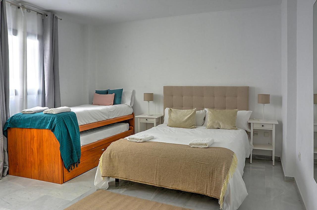 San Bernardo Family Apartment Sevilla Eksteriør billede
