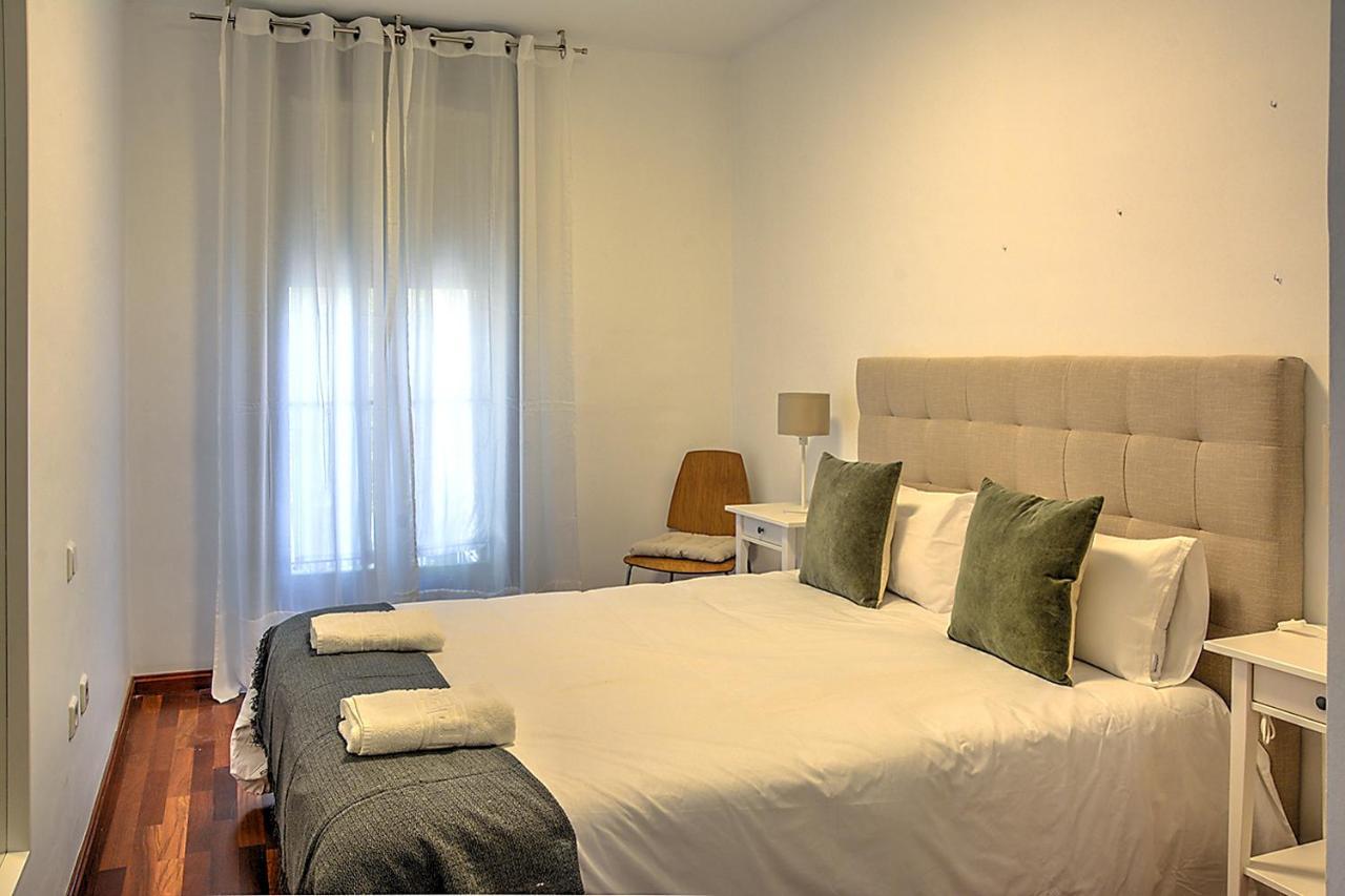 San Bernardo Family Apartment Sevilla Eksteriør billede